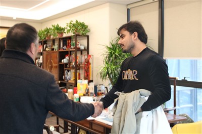 Viżitaturi Indjani Biex Lishan Air Compressor Factory